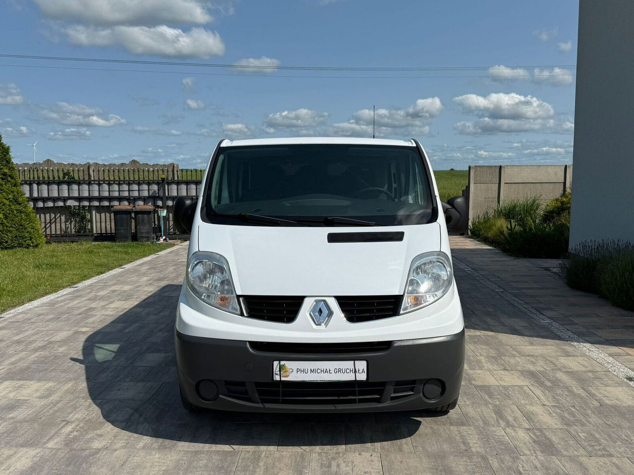 Renault Trafic 2.0 Doka 6 osobowy Klimatyzacja Hak - فان المدمجة: صورة 2 Renault Trafic 2.0 Doka 6 osobowy Klimatyzacja Hak - فان المدمجة: صورة 2