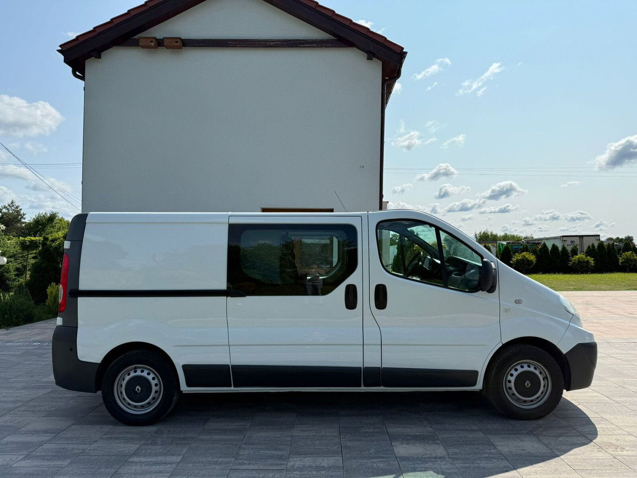 Renault Trafic 2.0 Doka 6 osobowy Klimatyzacja Hak - فان المدمجة: صورة 4 Renault Trafic 2.0 Doka 6 osobowy Klimatyzacja Hak - فان المدمجة: صورة 4