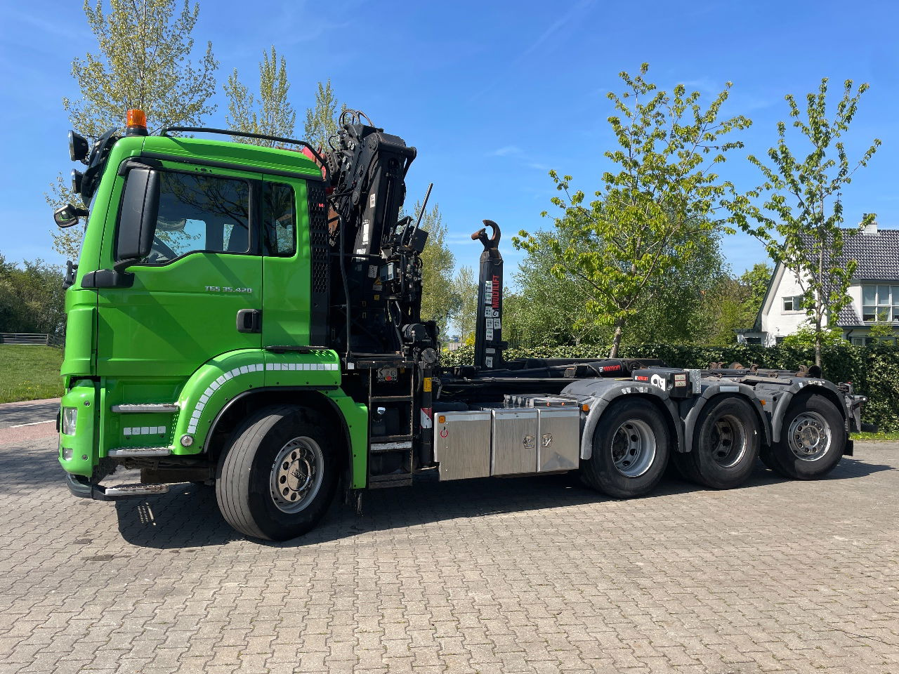 MAN TGS 35.420 met hiab 19tm Z kraan en 26t haakarm, bouwjaar 2018 - شاحنات الحاويات / جسم علوي قابل للتغيير شاحنة, شاحنة كرين: صورة 1 MAN TGS 35.420 met hiab 19tm Z kraan en 26t haakarm, bouwjaar 2018 - شاحنات الحاويات / جسم علوي قابل للتغيير شاحنة, شاحنة كرين: صورة 1