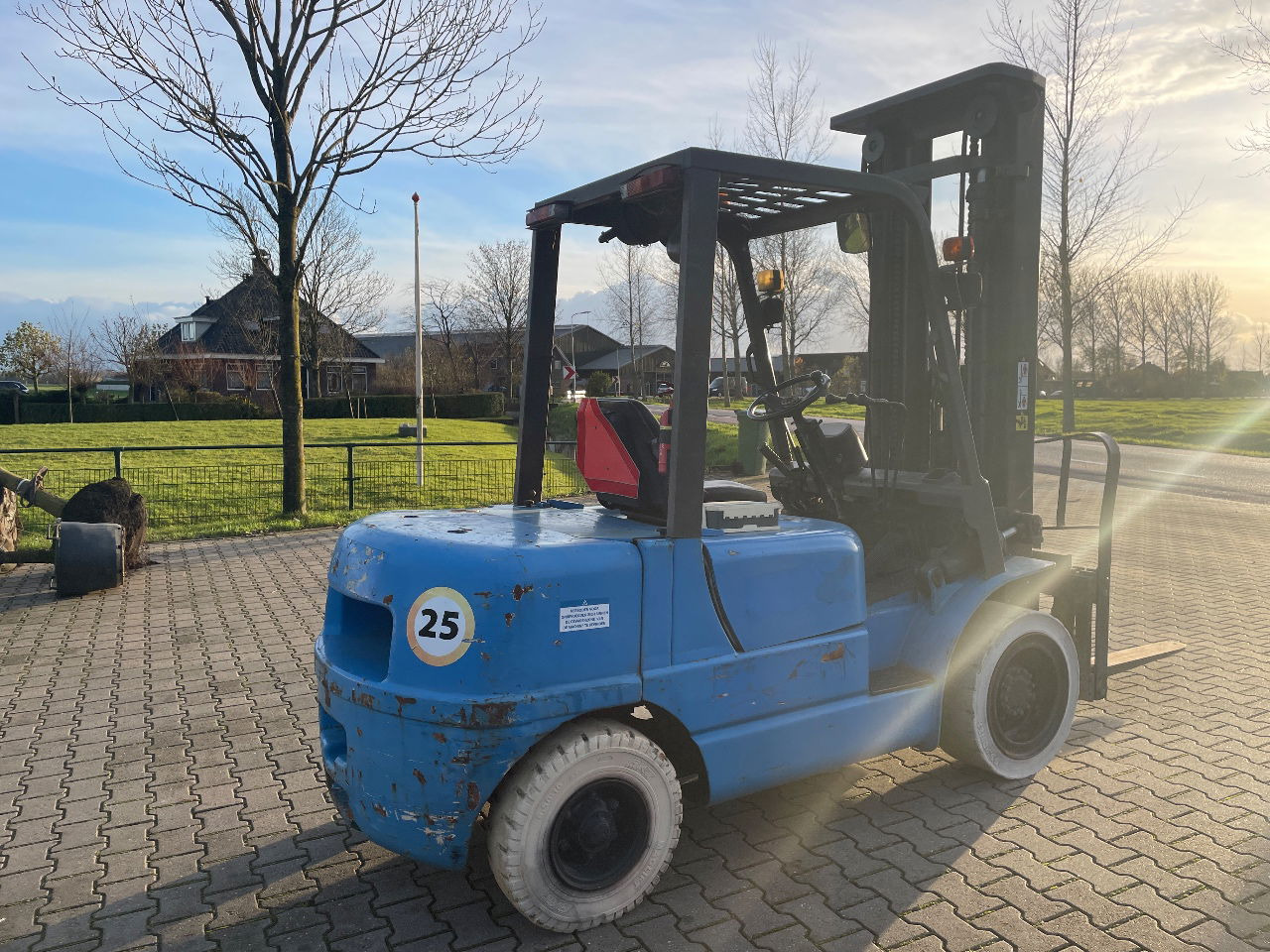 Nissan 3.5 tons diesel heftruck triplo 5.50m Hefhoogte 2000 uur - رافعة شوكية: صورة 3 Nissan 3.5 tons diesel heftruck triplo 5.50m Hefhoogte 2000 uur - رافعة شوكية: صورة 3