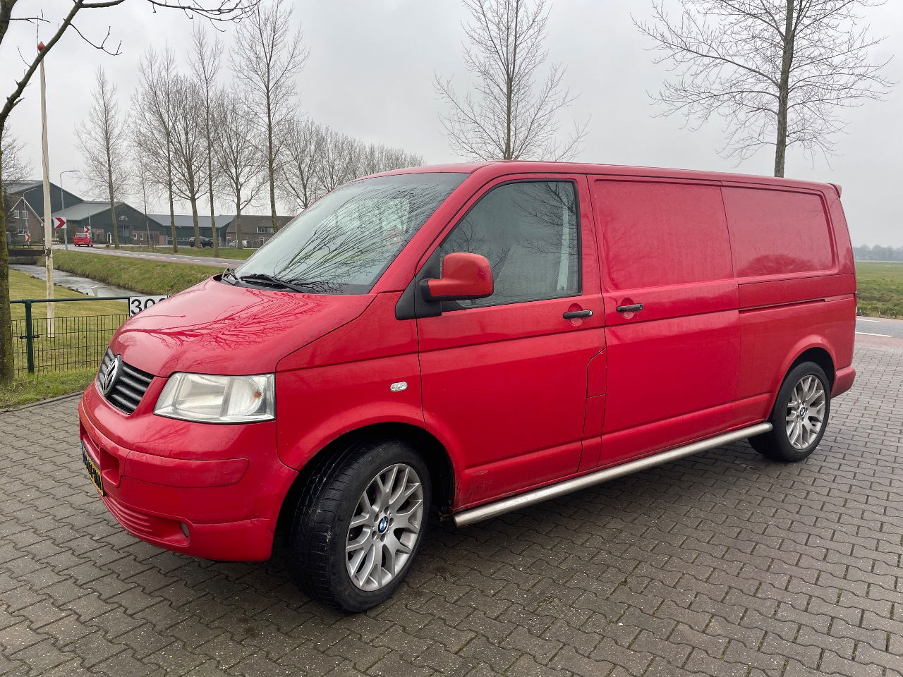 Volkswagen Transporter t5 2.5 L2 dubbele schuifdeur - فان المدمجة: صورة 2 Volkswagen Transporter t5 2.5 L2 dubbele schuifdeur - فان المدمجة: صورة 2