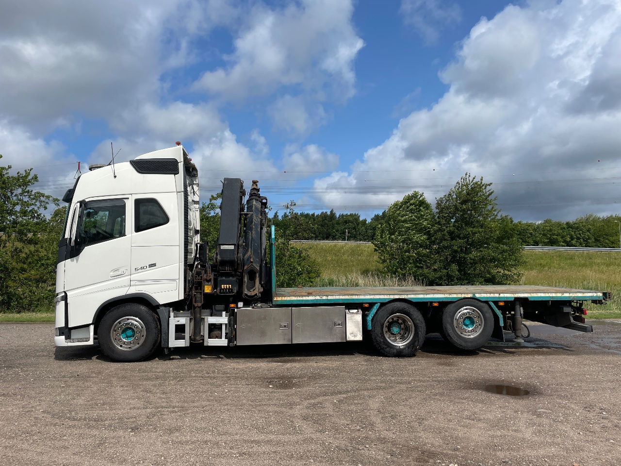 Volvo FH 13.540 FH 540 with hiab 477 e6 with remote - شاحنة كرين: صورة 3 Volvo FH 13.540 FH 540 with hiab 477 e6 with remote - شاحنة كرين: صورة 3