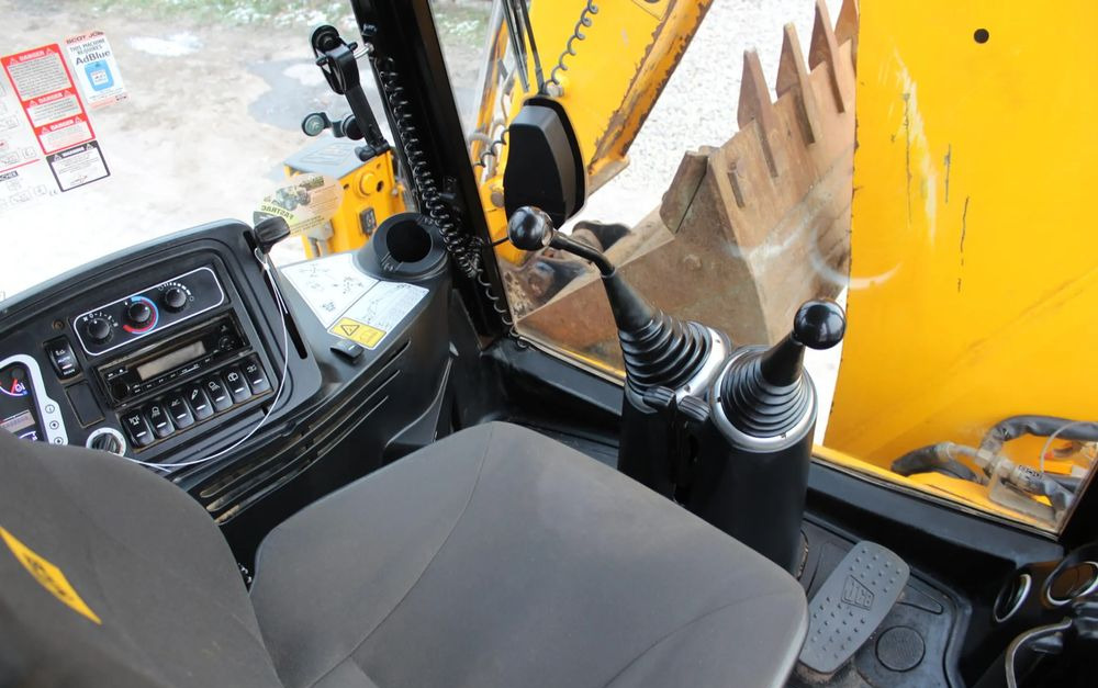 جرافة حفار JCB 3CX: صورة 13
