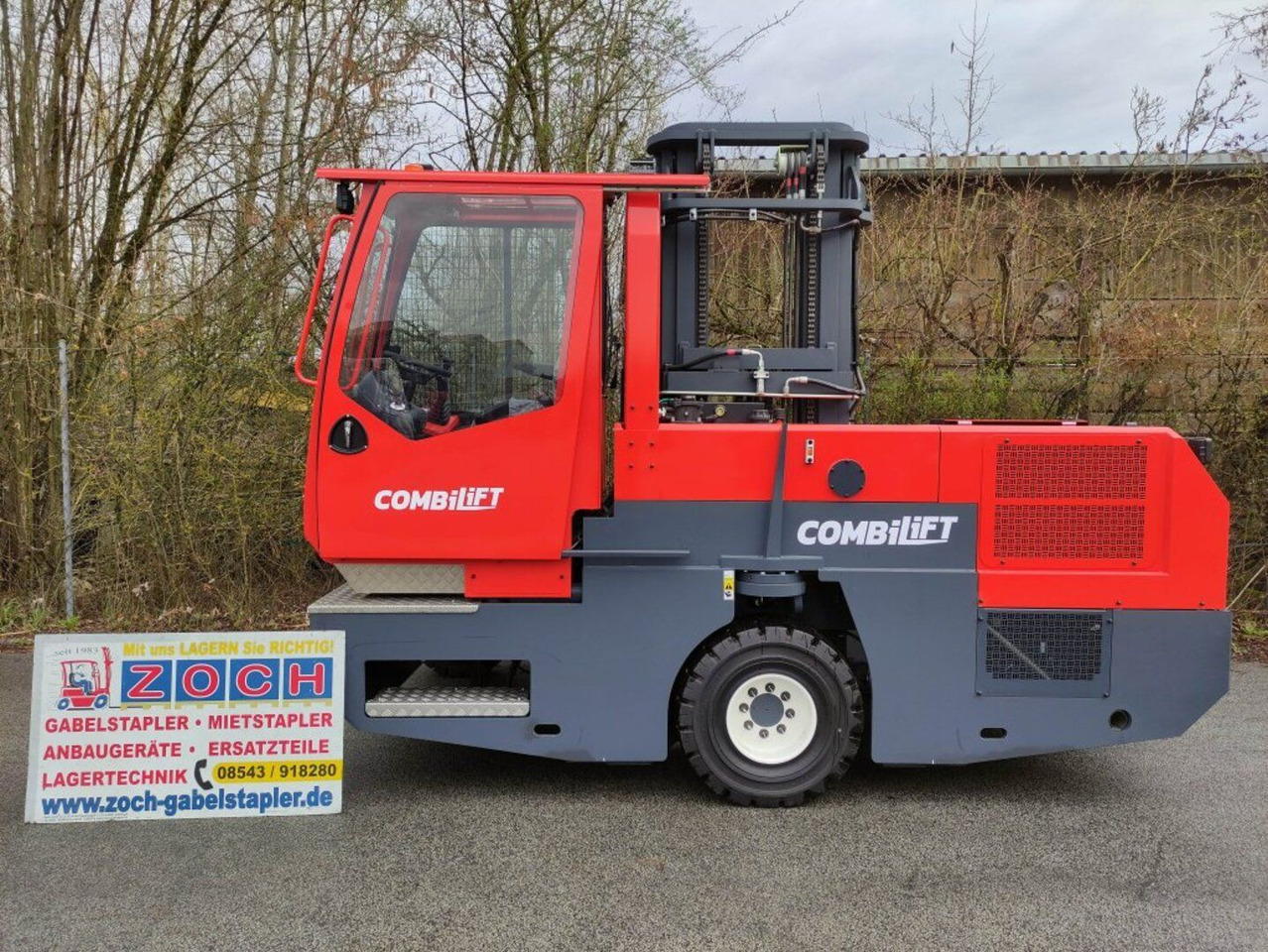 Combilift C6000SL - محمل جانبي - رافعة شوكية ذات شحن جانبي: صورة 1 Combilift C6000SL - محمل جانبي - رافعة شوكية ذات شحن جانبي: صورة 1
