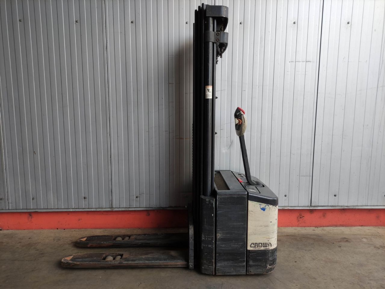 Crown WE 2300-1.6 TT - آلة التكديس: صورة 1 Crown WE 2300-1.6 TT - آلة التكديس: صورة 1