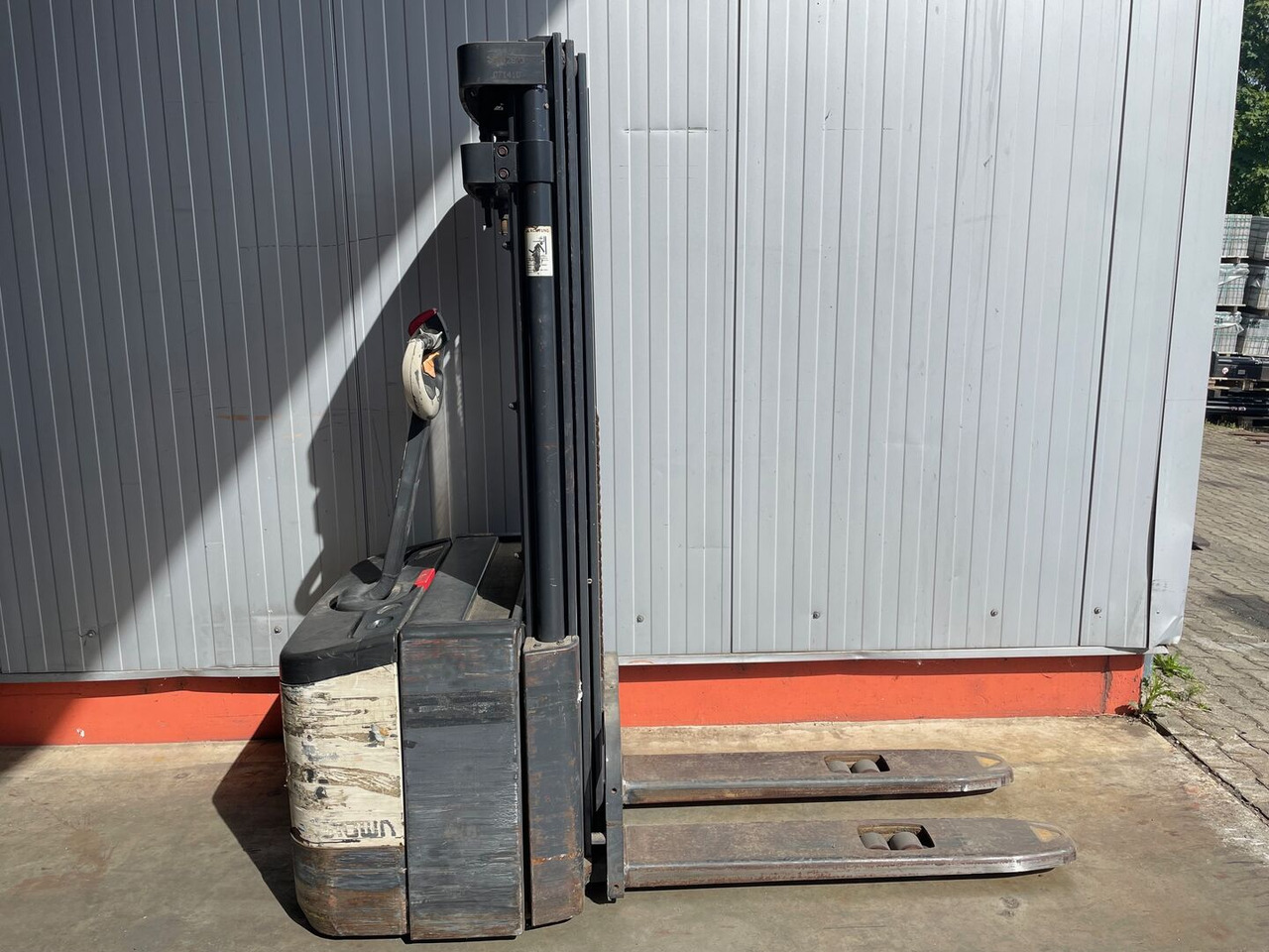 Crown WE2300 1.6 TT - آلة التكديس: صورة 2 Crown WE2300 1.6 TT - آلة التكديس: صورة 2