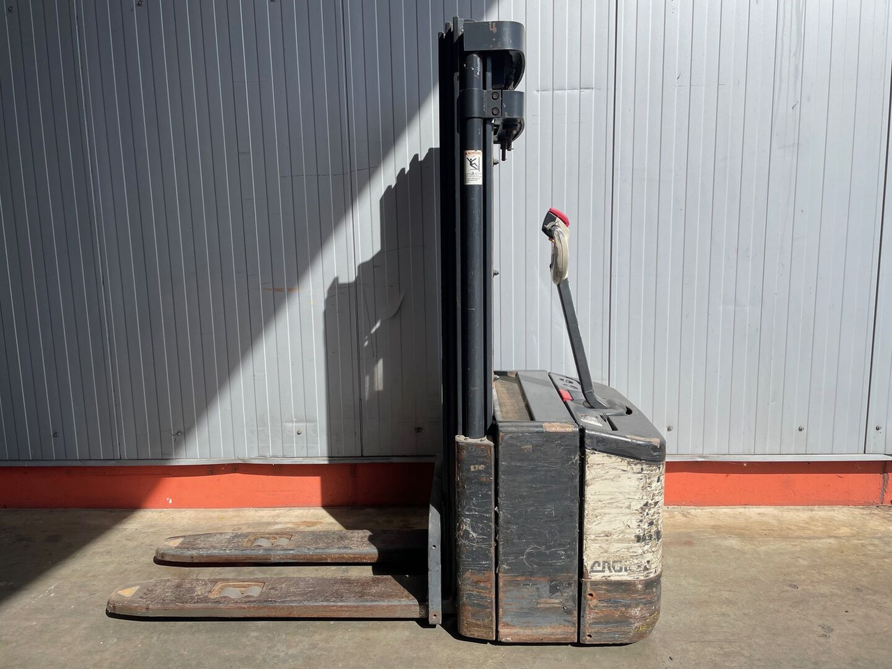 Crown WE2300 1.6 TT - آلة التكديس: صورة 1 Crown WE2300 1.6 TT - آلة التكديس: صورة 1