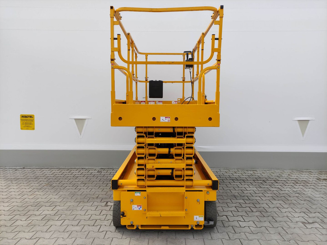 Haulotte Compact14 - رافعة هيدروليكية مقصية: صورة 4 Haulotte Compact14 - رافعة هيدروليكية مقصية: صورة 4