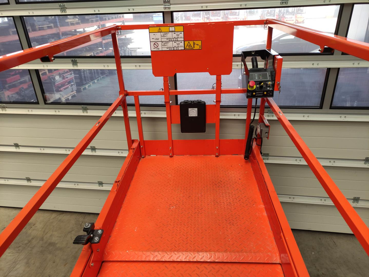 JLG R3246 - رافعة هيدروليكية مقصية: صورة 5 JLG R3246 - رافعة هيدروليكية مقصية: صورة 5