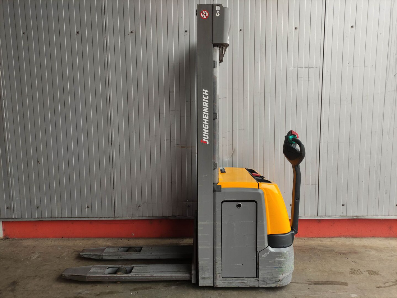 Jungheinrich EJC 214 - آلة التكديس: صورة 1 Jungheinrich EJC 214 - آلة التكديس: صورة 1