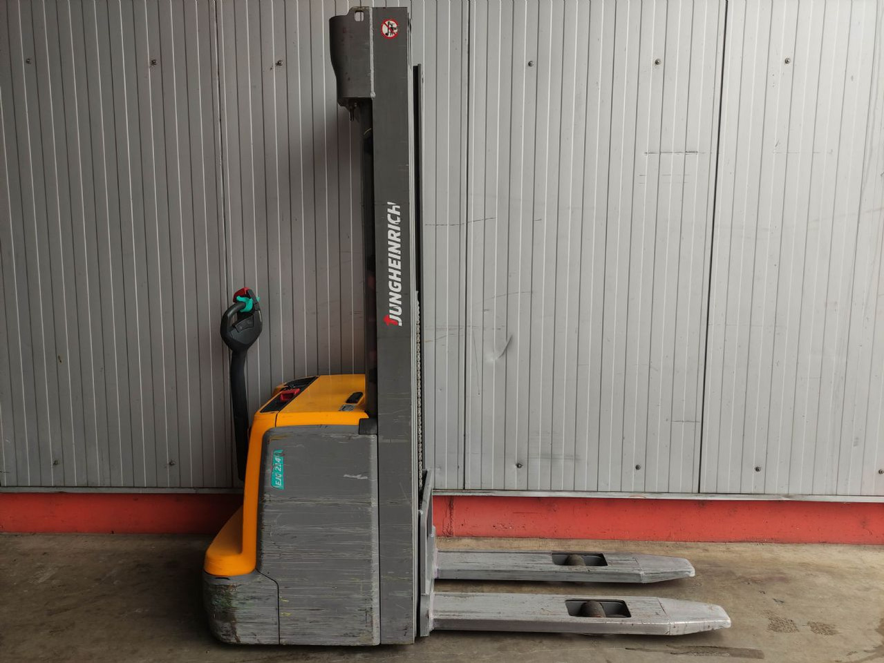 Jungheinrich EJC 214 - آلة التكديس: صورة 2 Jungheinrich EJC 214 - آلة التكديس: صورة 2