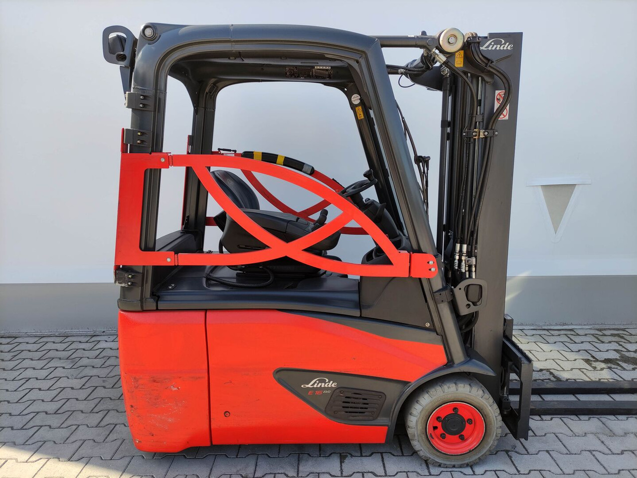 Linde E16-02-EVO-386 - رافعة شوكية كهربائية: صورة 2 Linde E16-02-EVO-386 - رافعة شوكية كهربائية: صورة 2