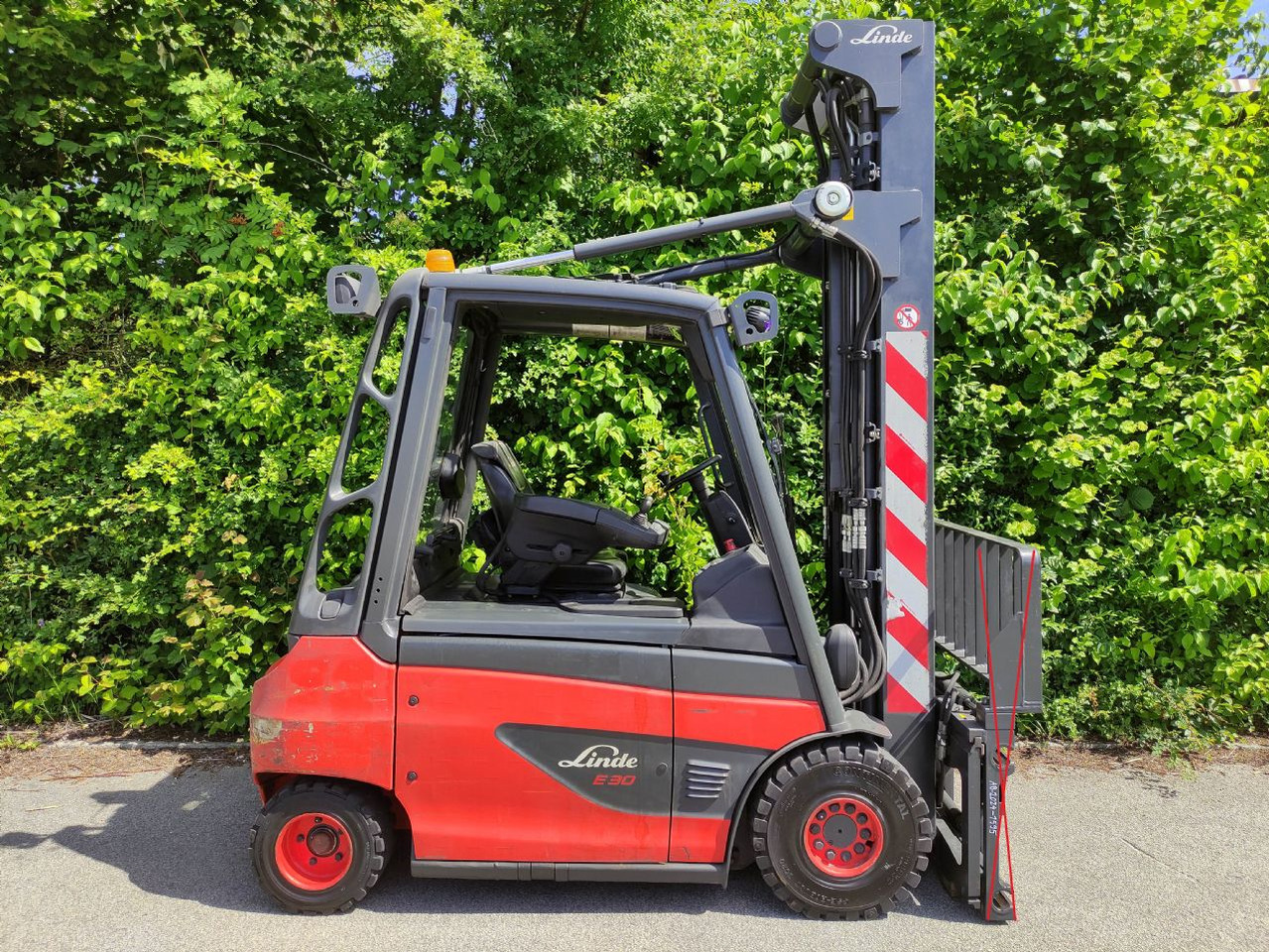 Linde E30-01-387 - رافعة شوكية كهربائية: صورة 2 Linde E30-01-387 - رافعة شوكية كهربائية: صورة 2