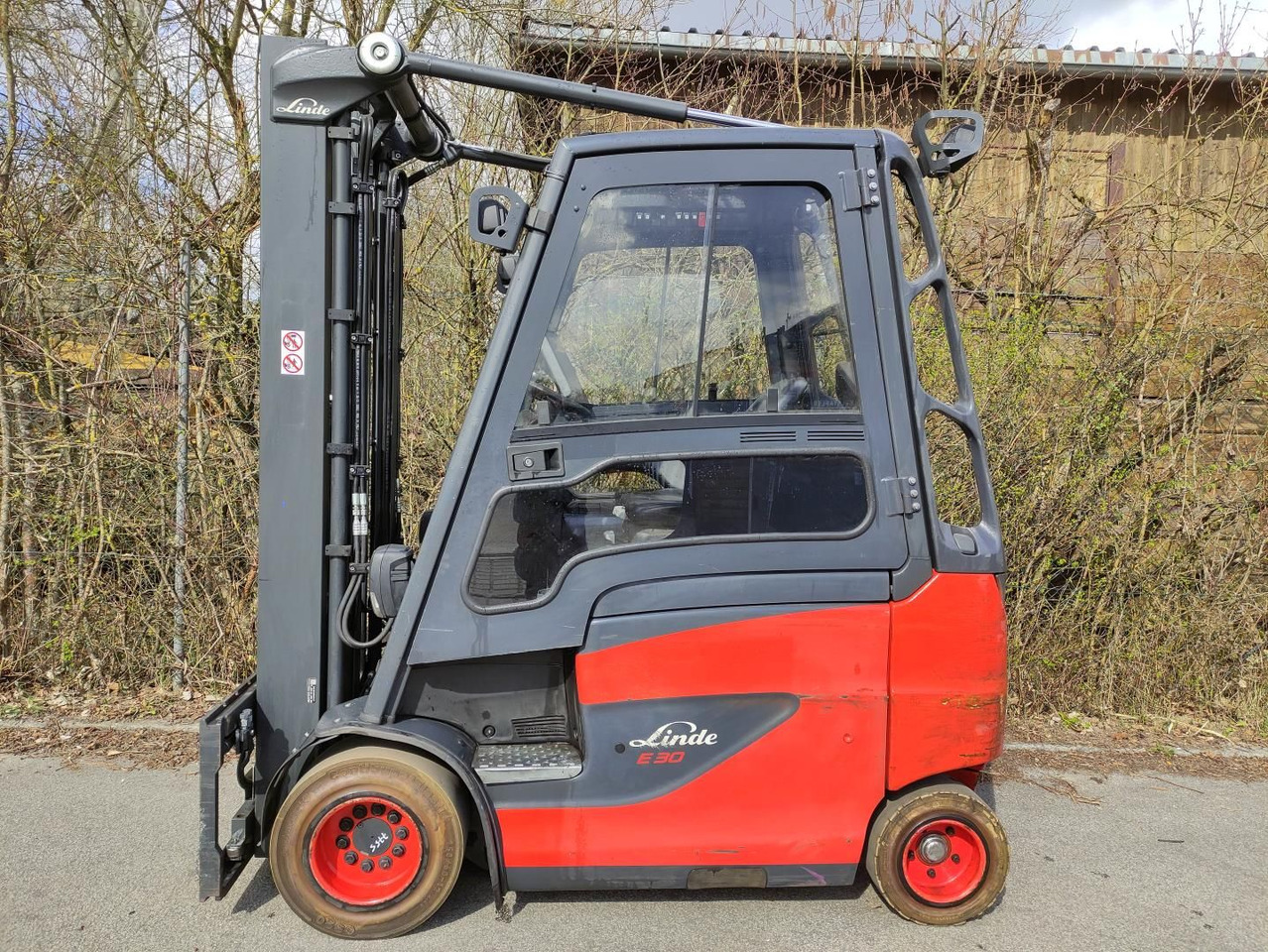 Linde E30H-01/600-387 - رافعة شوكية كهربائية: صورة 1 Linde E30H-01/600-387 - رافعة شوكية كهربائية: صورة 1