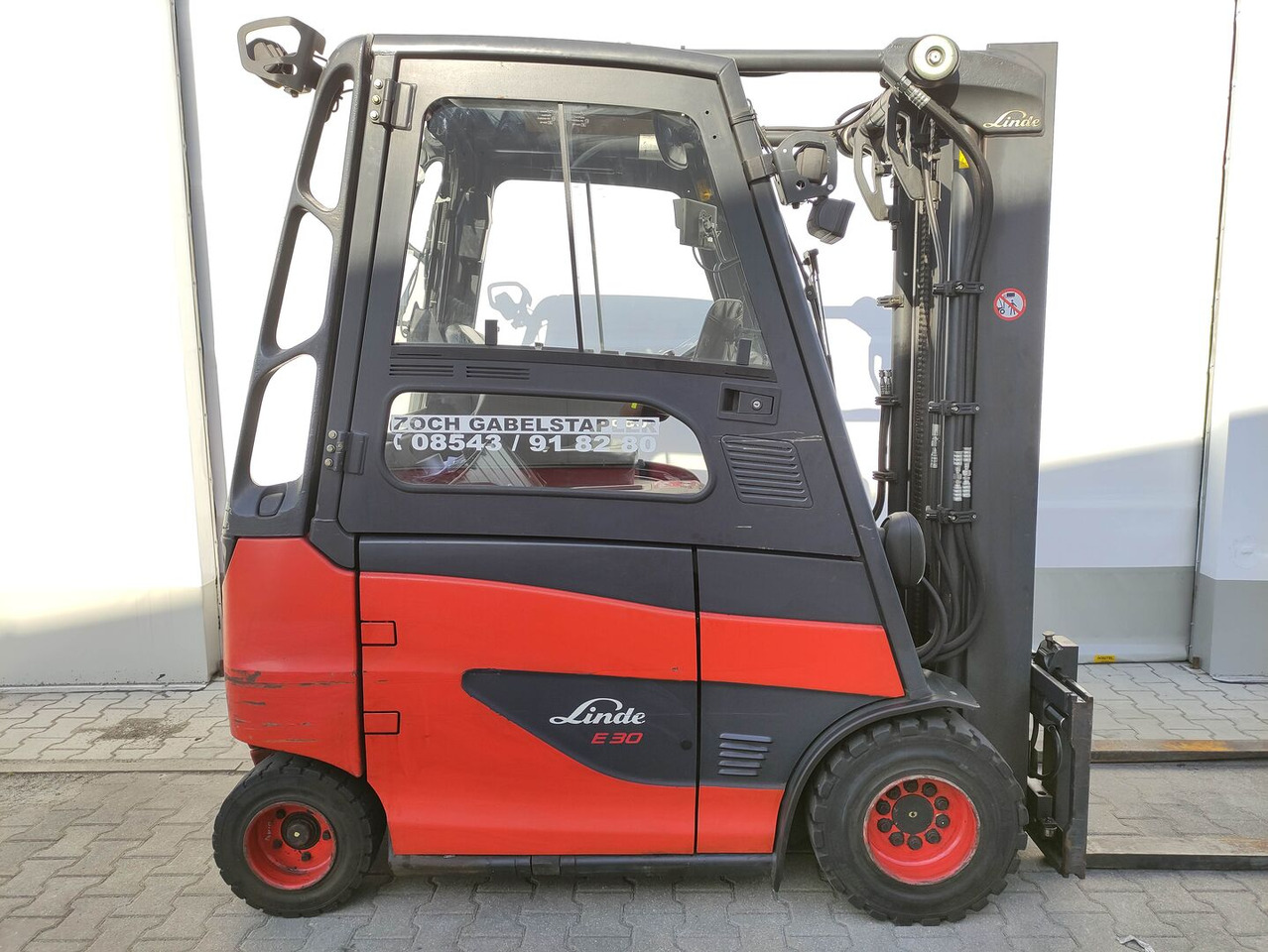 Linde E30H-01-600-387 - رافعة شوكية كهربائية: صورة 2 Linde E30H-01-600-387 - رافعة شوكية كهربائية: صورة 2