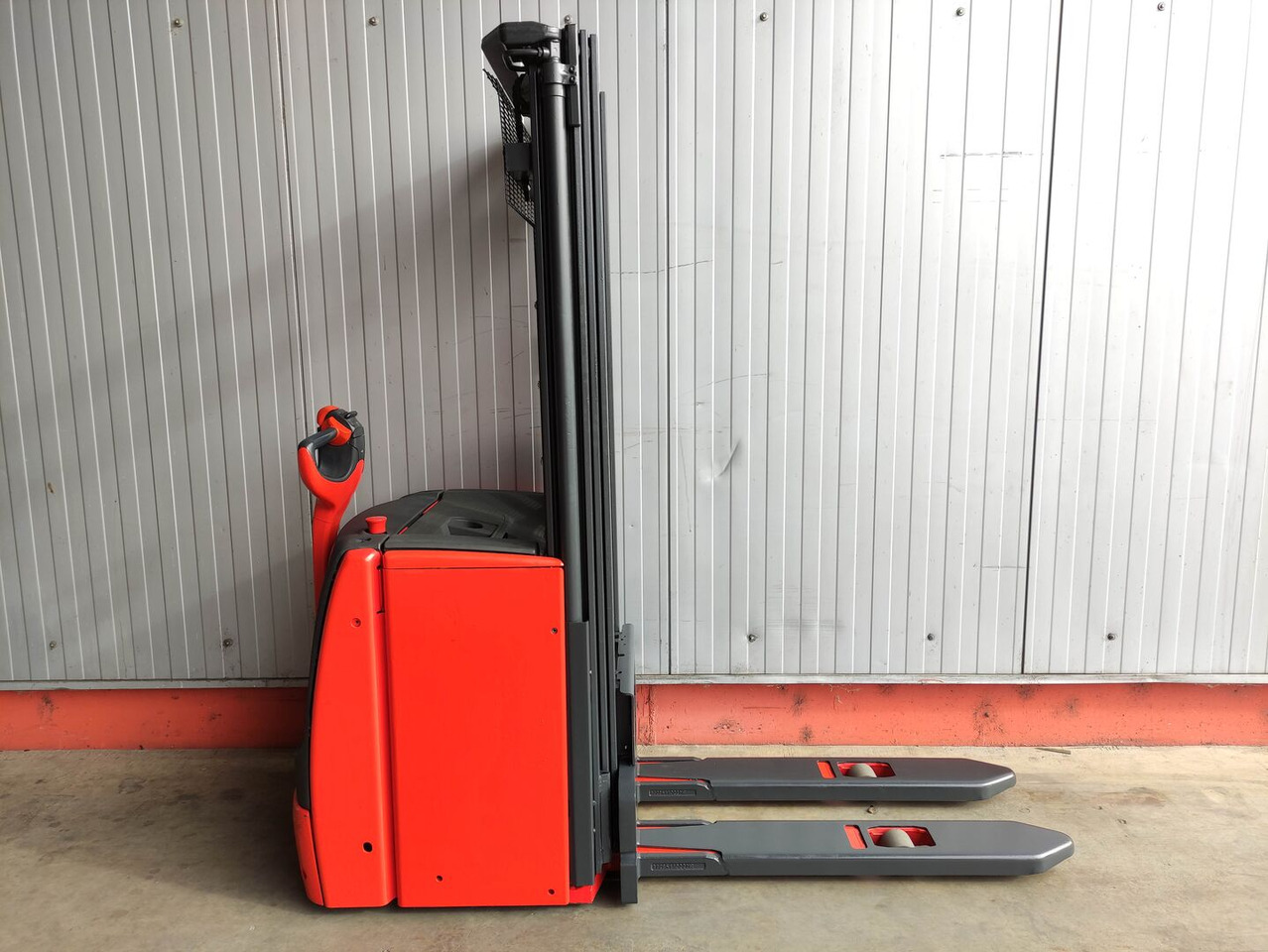 Linde L16-1173 (LACK NEU) - آلة التكديس: صورة 2 Linde L16-1173 (LACK NEU) - آلة التكديس: صورة 2