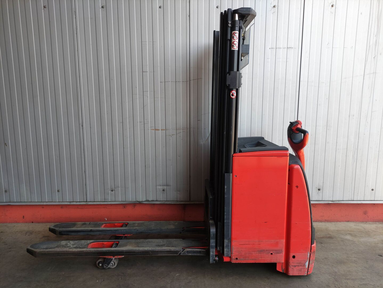 Linde L16i-1173 - آلة التكديس: صورة 1 Linde L16i-1173 - آلة التكديس: صورة 1