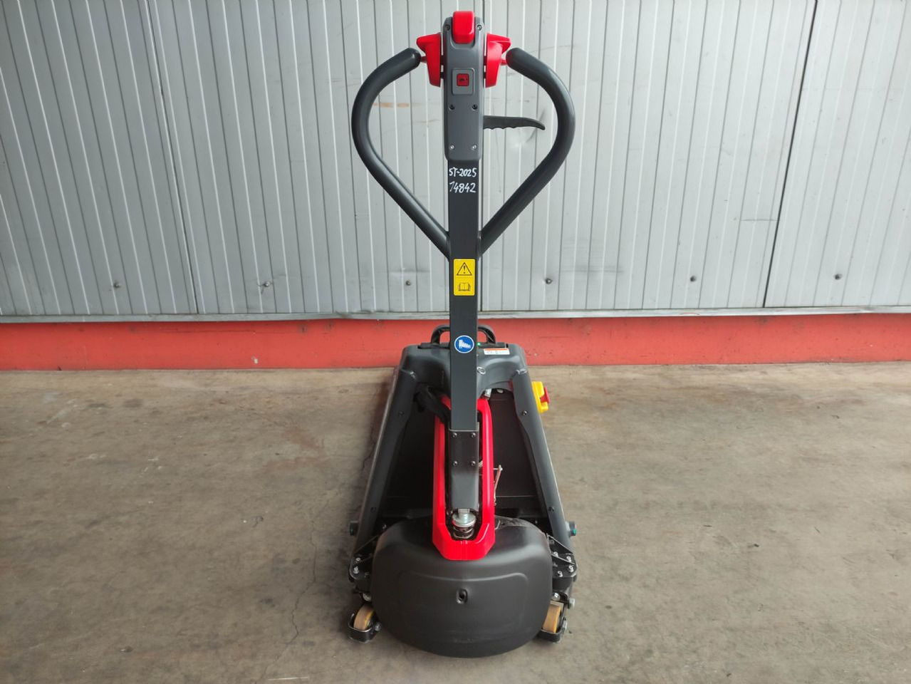 Linde MT15C - شاحنة باليت: صورة 4 Linde MT15C - شاحنة باليت: صورة 4