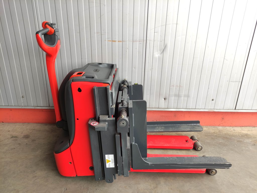 Linde T20 *Sonderbau-Batteriewechselwagen-388* - آلة التكديس: صورة 2 Linde T20 *Sonderbau-Batteriewechselwagen-388* - آلة التكديس: صورة 2
