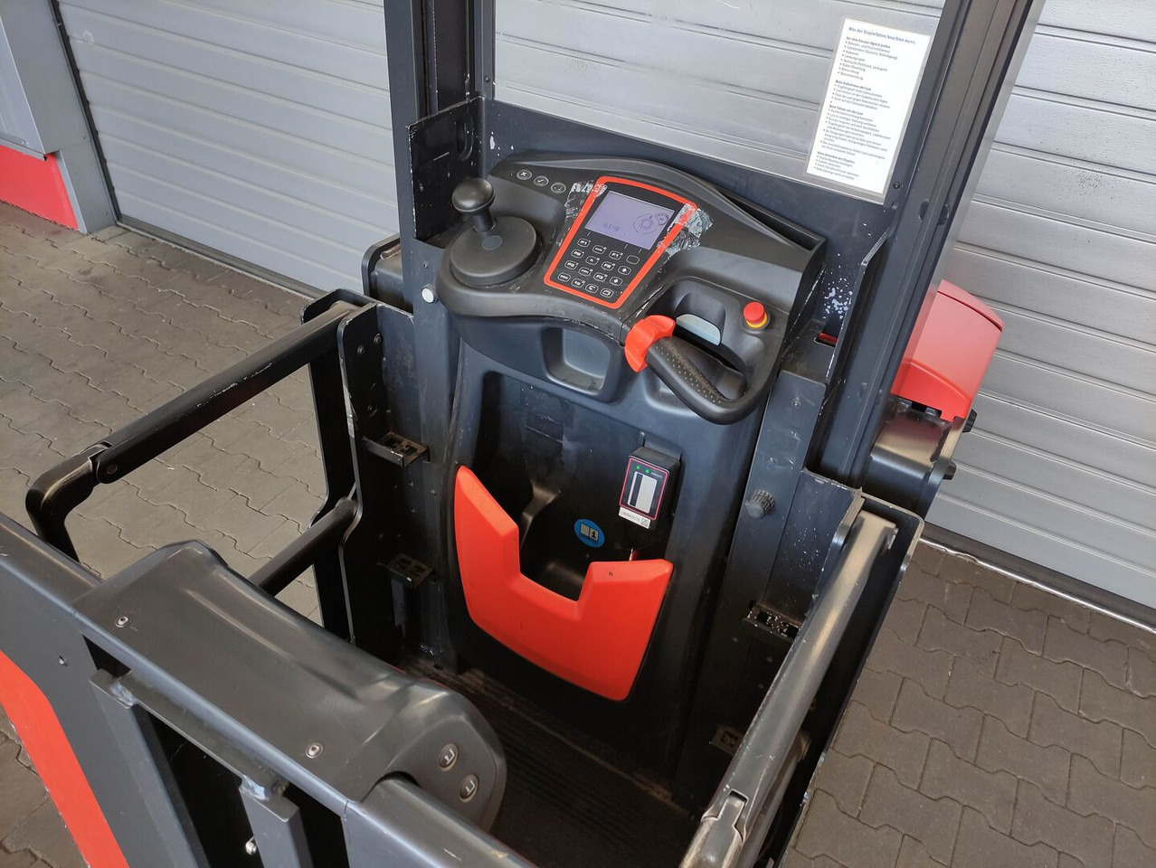 Linde V10-02 - آلة إعداد الطلب: صورة 5 Linde V10-02 - آلة إعداد الطلب: صورة 5