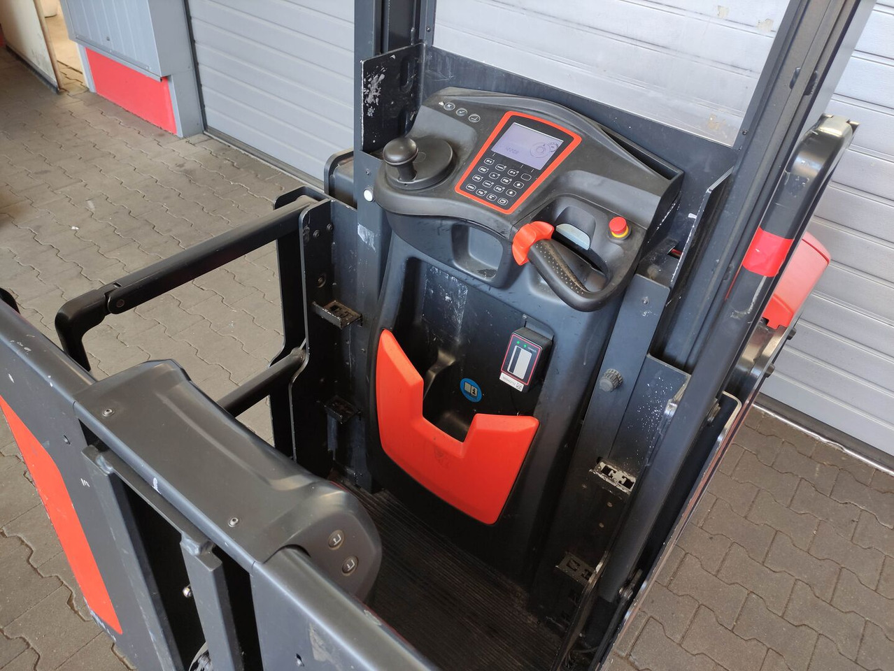 Linde V10-02 - آلة إعداد الطلب: صورة 5 Linde V10-02 - آلة إعداد الطلب: صورة 5