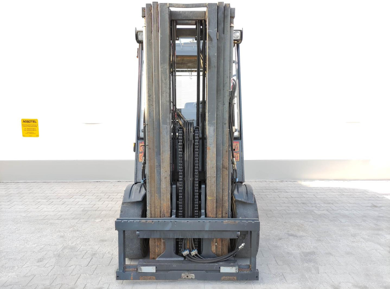 OM-Pimespo XE40 - رافعة شوكية كهربائية: صورة 3 OM-Pimespo XE40 - رافعة شوكية كهربائية: صورة 3