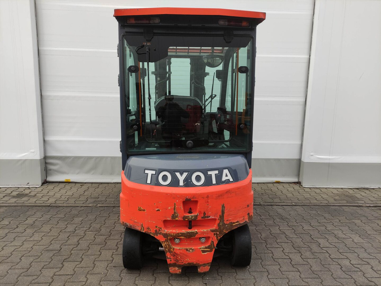 Toyota 8FBMKT30 - رافعة شوكية كهربائية: صورة 4 Toyota 8FBMKT30 - رافعة شوكية كهربائية: صورة 4