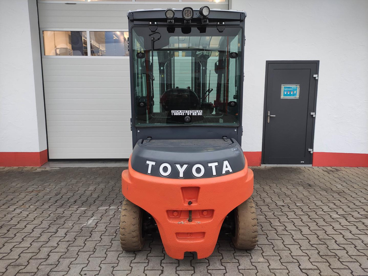 Toyota 8FBMT50 - رافعة شوكية كهربائية: صورة 4 Toyota 8FBMT50 - رافعة شوكية كهربائية: صورة 4
