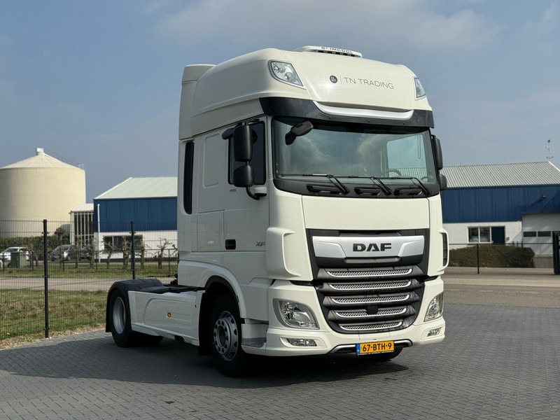 DAF XF 450 STAND KLIMA, FULL SPOILER, 2X BED, NL TRUCK. - وحدة جر: صورة 1 DAF XF 450 STAND KLIMA, FULL SPOILER, 2X BED, NL TRUCK. - وحدة جر: صورة 1