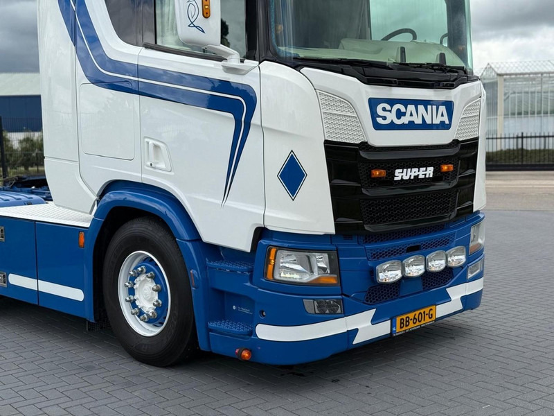 Scania R450 SHOW TRUCK, INTERIOR, STEERING, RETARDER, 570.000 KM. - وحدة جر: صورة 5 Scania R450 SHOW TRUCK, INTERIOR, STEERING, RETARDER, 570.000 KM. - وحدة جر: صورة 5