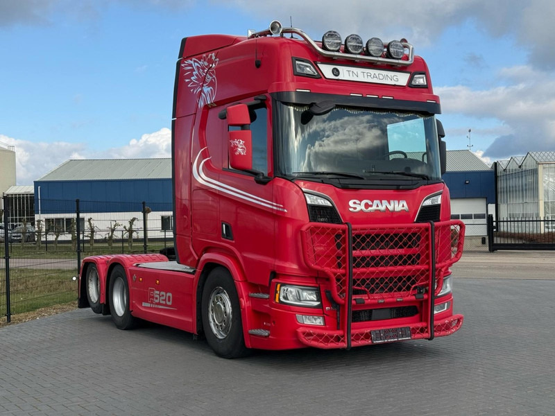 Scania R520 V8 NGS VOLLUCHT, LEER, BULLBAR, ZONDER EGR, BOOGIE. - وحدة جر: صورة 1 Scania R520 V8 NGS VOLLUCHT, LEER, BULLBAR, ZONDER EGR, BOOGIE. - وحدة جر: صورة 1