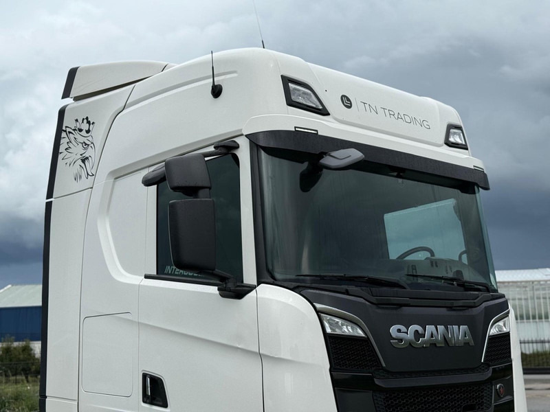 Scania R520A6X2/4NB SMART TACHO 2, 6X2/4, LEATHER, RETARDER, 2X TANK, TOP. - وحدة جر: صورة 3 Scania R520A6X2/4NB SMART TACHO 2, 6X2/4, LEATHER, RETARDER, 2X TANK, TOP. - وحدة جر: صورة 3