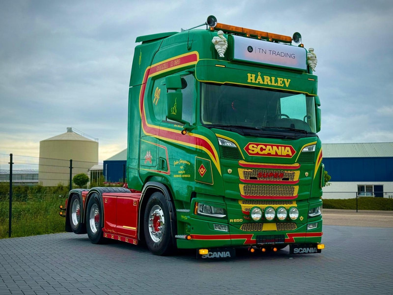 Scania R650 V8 SHOWTRUCK, VOLLUCHT, RETARDER, AUDIO, HYDRAULIEK, COMPLEET VOL. - وحدة جر: صورة 1 Scania R650 V8 SHOWTRUCK, VOLLUCHT, RETARDER, AUDIO, HYDRAULIEK, COMPLEET VOL. - وحدة جر: صورة 1