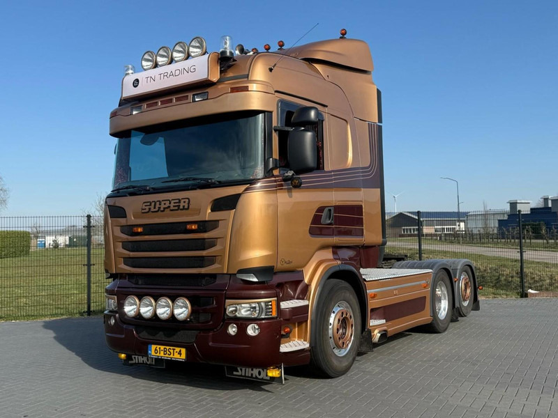 Scania R730 V8 V8, SHOWTRUCK VOLLUCHT, RETARDER, HYDRAULIEK, BOOGIE, ALU WIELEN, LEER. - وحدة جر: صورة 1 Scania R730 V8 V8, SHOWTRUCK VOLLUCHT, RETARDER, HYDRAULIEK, BOOGIE, ALU WIELEN, LEER. - وحدة جر: صورة 1