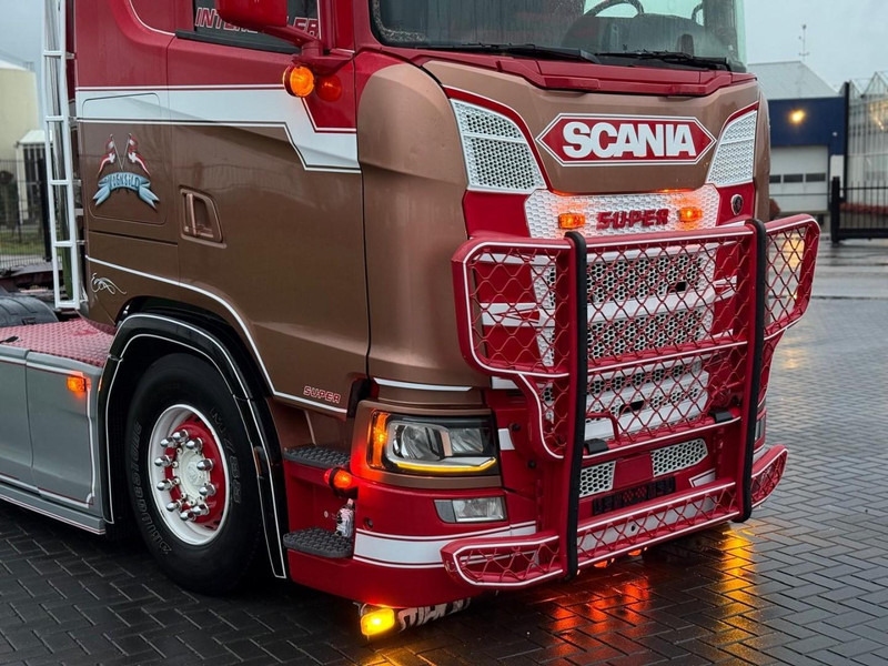 Scania S500 SHOW, FULL AIR, LEATHER, TOP CONDITIE, STEERING PUSHER. - وحدة جر: صورة 4 Scania S500 SHOW, FULL AIR, LEATHER, TOP CONDITIE, STEERING PUSHER. - وحدة جر: صورة 4
