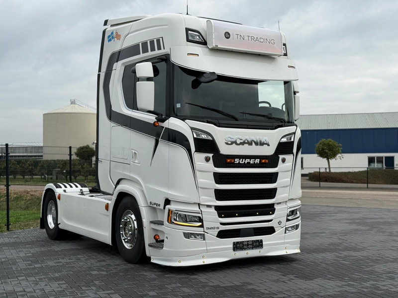 Scania S520 V8 NGS FULL SPOILER, PARK COOLER, FULL AIR, RETARDER, 6 BALLOONS. - وحدة جر: صورة 1 Scania S520 V8 NGS FULL SPOILER, PARK COOLER, FULL AIR, RETARDER, 6 BALLOONS. - وحدة جر: صورة 1