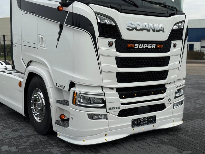 Scania S520 V8 NGS FULL SPOILER, PARK COOLER, FULL AIR, RETARDER, 6 BALLOONS. - وحدة جر: صورة 4 Scania S520 V8 NGS FULL SPOILER, PARK COOLER, FULL AIR, RETARDER, 6 BALLOONS. - وحدة جر: صورة 4