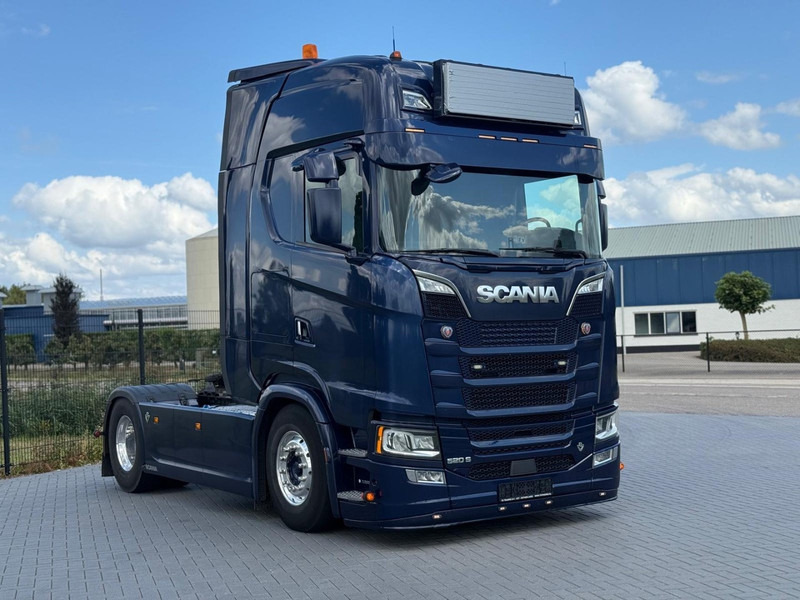 Scania S520 V8 NGS VOLLUCHT, ALCOA, 6 LUCHT BALGEN, LEER. - وحدة جر: صورة 1 Scania S520 V8 NGS VOLLUCHT, ALCOA, 6 LUCHT BALGEN, LEER. - وحدة جر: صورة 1