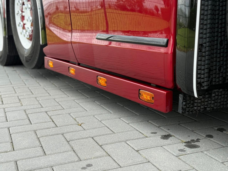 Scania S580 V8 NGS SHOWTRUCK, VOLLUCHT, RETARDER, LEER, GESTUURD. - وحدة جر: صورة 4 Scania S580 V8 NGS SHOWTRUCK, VOLLUCHT, RETARDER, LEER, GESTUURD. - وحدة جر: صورة 4
