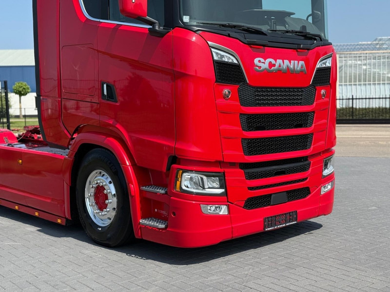 Scania S590 V8 NGS FULL AIR, ALCOA, LEATHER, HYDRAULIC, LIKE NEW. - وحدة جر: صورة 4 Scania S590 V8 NGS FULL AIR, ALCOA, LEATHER, HYDRAULIC, LIKE NEW. - وحدة جر: صورة 4