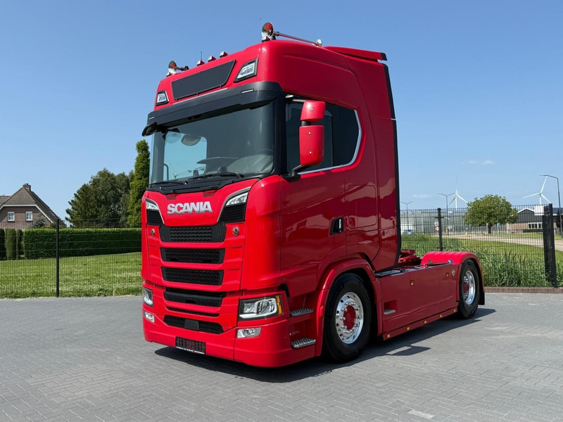 Scania S590 V8 NGS FULL AIR, ALCOA, LEATHER, HYDRAULIC, LIKE NEW. - وحدة جر: صورة 2 Scania S590 V8 NGS FULL AIR, ALCOA, LEATHER, HYDRAULIC, LIKE NEW. - وحدة جر: صورة 2