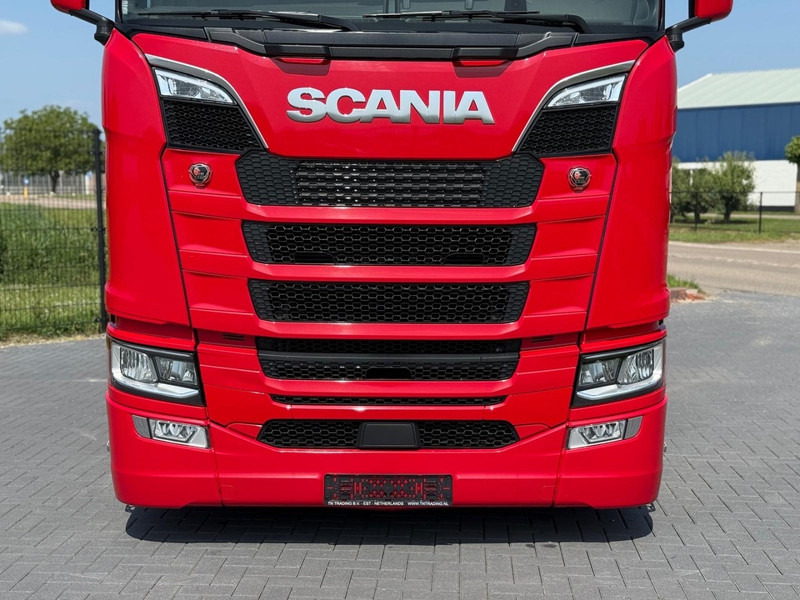 Scania S590 V8 NGS FULL AIR, ALCOA, LEATHER, HYDRAULIC, LIKE NEW. - وحدة جر: صورة 5 Scania S590 V8 NGS FULL AIR, ALCOA, LEATHER, HYDRAULIC, LIKE NEW. - وحدة جر: صورة 5