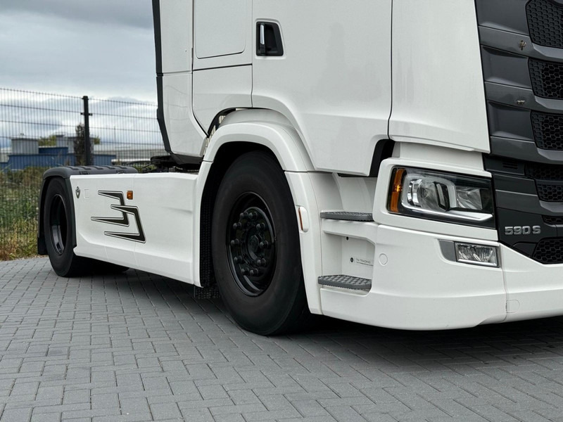 Scania S590 V8 NGS FULL AIR, PARK COOL, RETARDER, 2 TANKS. - وحدة جر: صورة 2 Scania S590 V8 NGS FULL AIR, PARK COOL, RETARDER, 2 TANKS. - وحدة جر: صورة 2