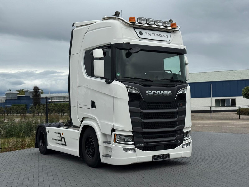 Scania S590 V8 NGS FULL AIR, PARK COOL, RETARDER, 2 TANKS. - وحدة جر: صورة 1 Scania S590 V8 NGS FULL AIR, PARK COOL, RETARDER, 2 TANKS. - وحدة جر: صورة 1