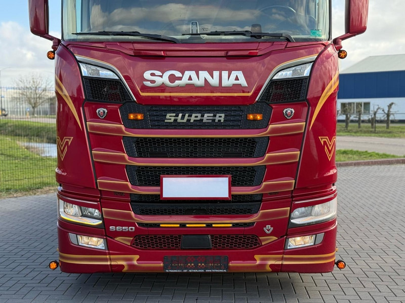 Scania S650 V8 NGS FULL AIR, SHOW, INTERIOR, ALCOA, HYDRAULIC/PTO. - وحدة جر: صورة 3 Scania S650 V8 NGS FULL AIR, SHOW, INTERIOR, ALCOA, HYDRAULIC/PTO. - وحدة جر: صورة 3