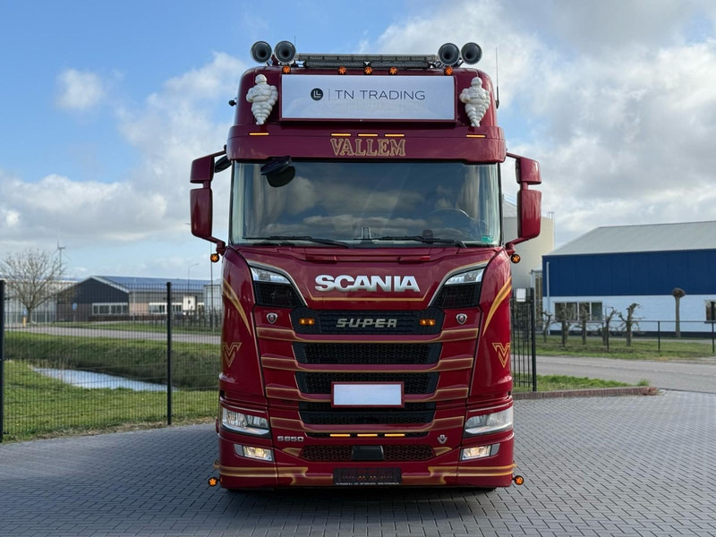 Scania S650 V8 NGS FULL AIR, SHOW, INTERIOR, ALCOA, HYDRAULIC/PTO. - وحدة جر: صورة 2 Scania S650 V8 NGS FULL AIR, SHOW, INTERIOR, ALCOA, HYDRAULIC/PTO. - وحدة جر: صورة 2