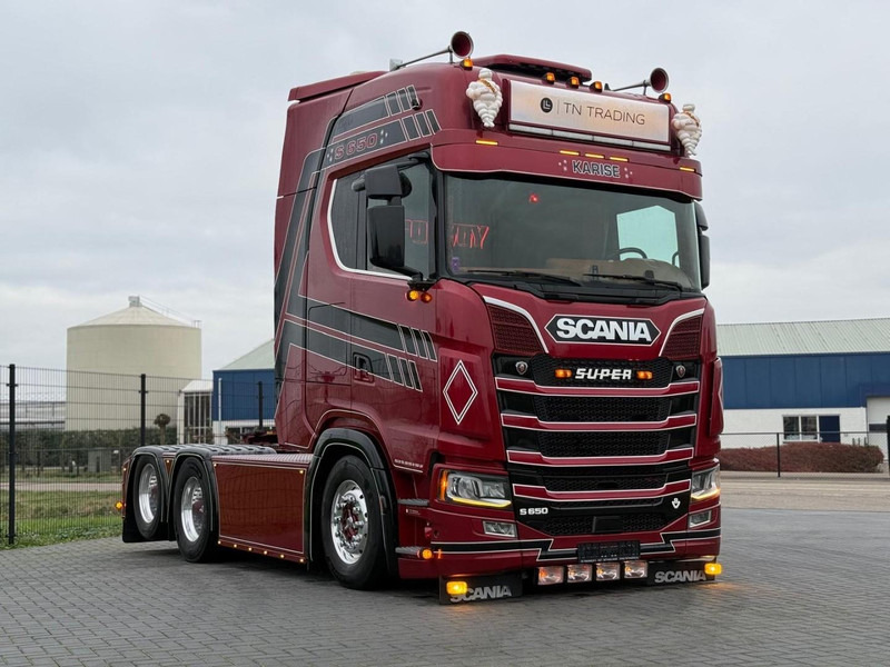 Scania S650 V8 NGS SHOW TRUCK, INTERIOR, FULL AIR, ALCOA, PTO, FULL! - وحدة جر: صورة 1 Scania S650 V8 NGS SHOW TRUCK, INTERIOR, FULL AIR, ALCOA, PTO, FULL! - وحدة جر: صورة 1