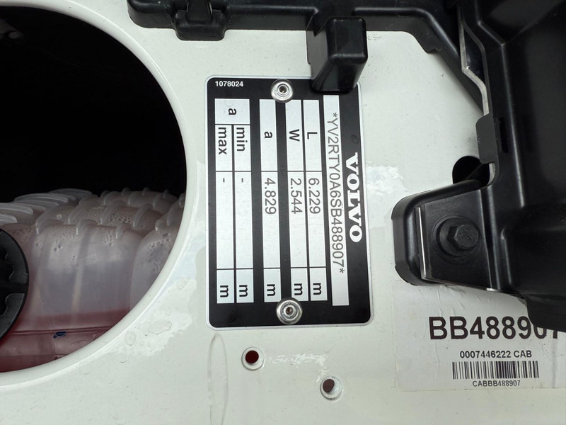 Volvo FH 13.460XL NEW, FULL AIR, ALCOA, HYDRAULIC, XL, FULL. - وحدة جر: صورة 5 Volvo FH 13.460XL NEW, FULL AIR, ALCOA, HYDRAULIC, XL, FULL. - وحدة جر: صورة 5