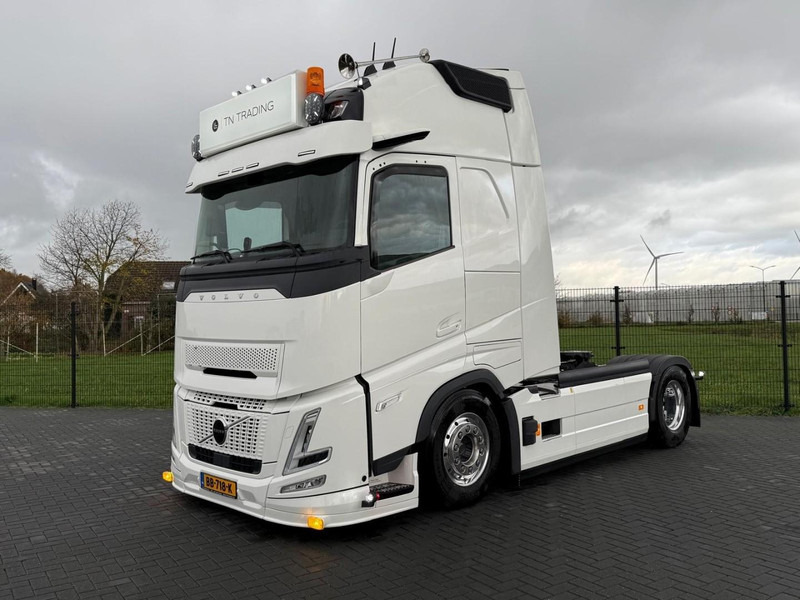 Volvo FH 13.460XL NEW, FULL AIR, ALCOA, HYDRAULIC, XL, SHOW, FULL. - وحدة جر: صورة 2 Volvo FH 13.460XL NEW, FULL AIR, ALCOA, HYDRAULIC, XL, SHOW, FULL. - وحدة جر: صورة 2