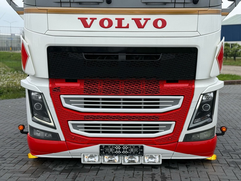 Volvo FH 13.500 SHOWTRUCK, VOLLUCHT, EURO 6, 6X2/4, PTO, SHOW INTERIEUR. - وحدة جر: صورة 4 Volvo FH 13.500 SHOWTRUCK, VOLLUCHT, EURO 6, 6X2/4, PTO, SHOW INTERIEUR. - وحدة جر: صورة 4